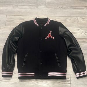 Youth Jordan Black Varsity Jacket Size XL 14/16 Preowned Nice Condition